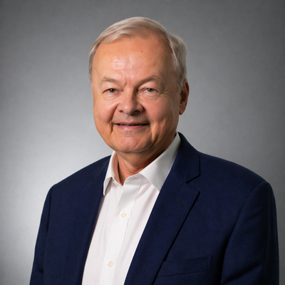 Bruce-MacLellan_Headshot-(square-grey-background)-(1).png